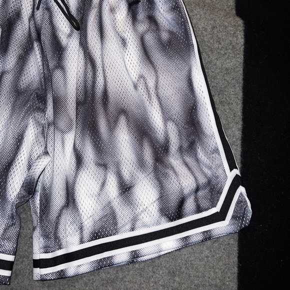 JOHN ELLIOTT Smokescreen "Game Shorts" MEDIUM NWT size 2 - Picture 3 of 8